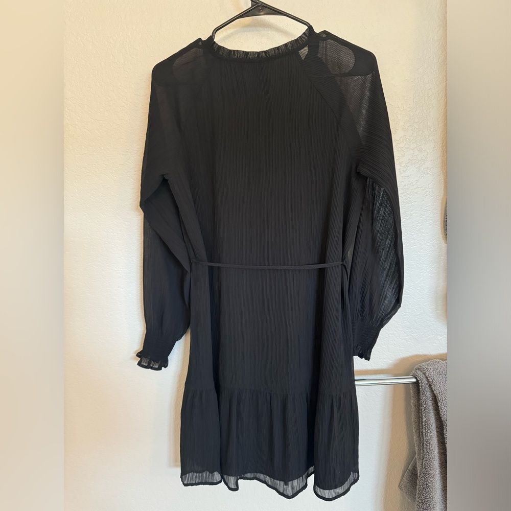 EUC Beautiful Black holiday dress. Small - Picture 5 of 7